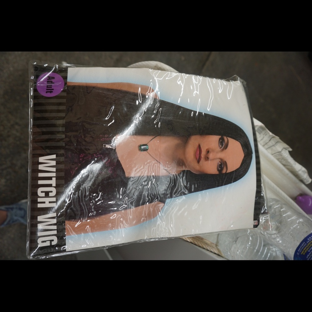 Adult black wig